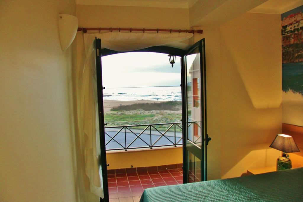 Supertubos Beach Hostel Атогия да Балея Стая снимка