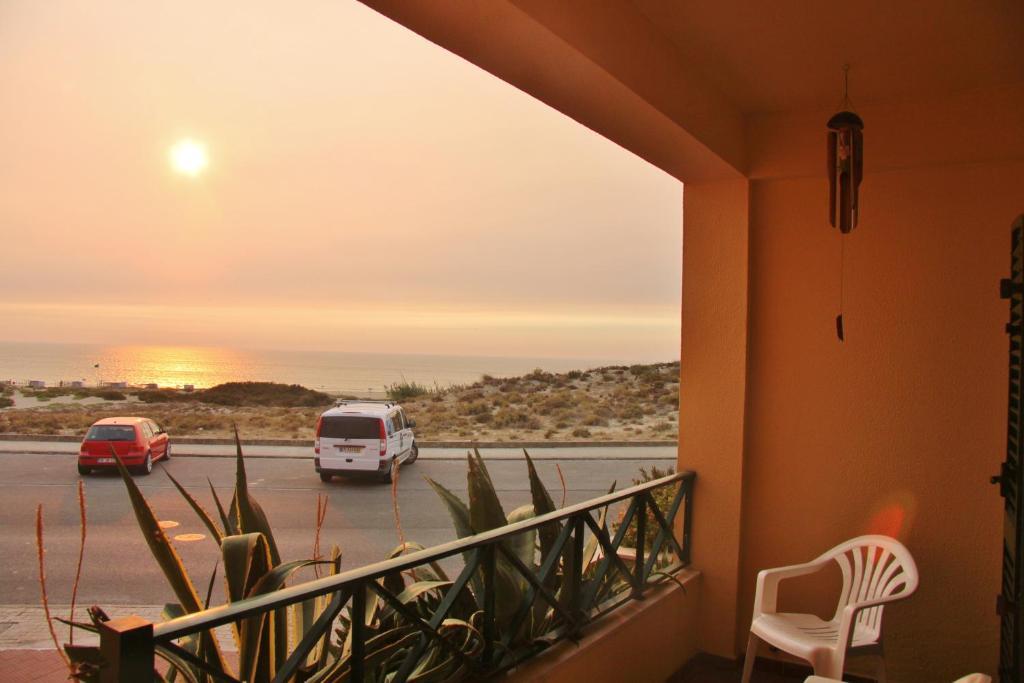 Supertubos Beach Hostel Атогия да Балея Екстериор снимка