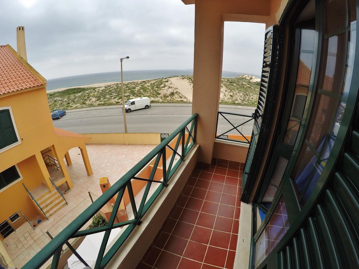 Supertubos Beach Hostel Атогия да Балея Екстериор снимка