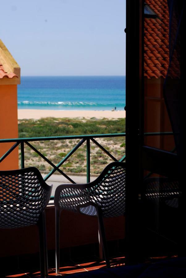 Supertubos Beach Hostel Атогия да Балея Екстериор снимка